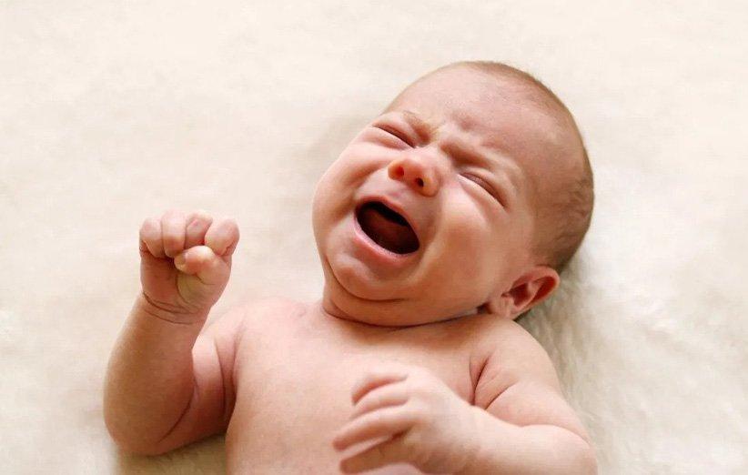 7 دلیل گریه در نوزادان و روش های آرام کردن آن ها