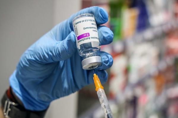 هلند هم واکسن آسترازنکا را تعلیق کرد ، خطر مرگ ناشی از آمبولی ریه در پی تزریق واکسن