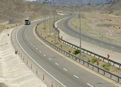بهره برداری از پروژه های نیمه تمام اولویت راه و شهرسازی کردستان است