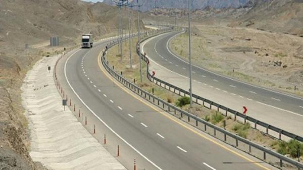 بهره برداری از پروژه های نیمه تمام اولویت راه و شهرسازی کردستان است